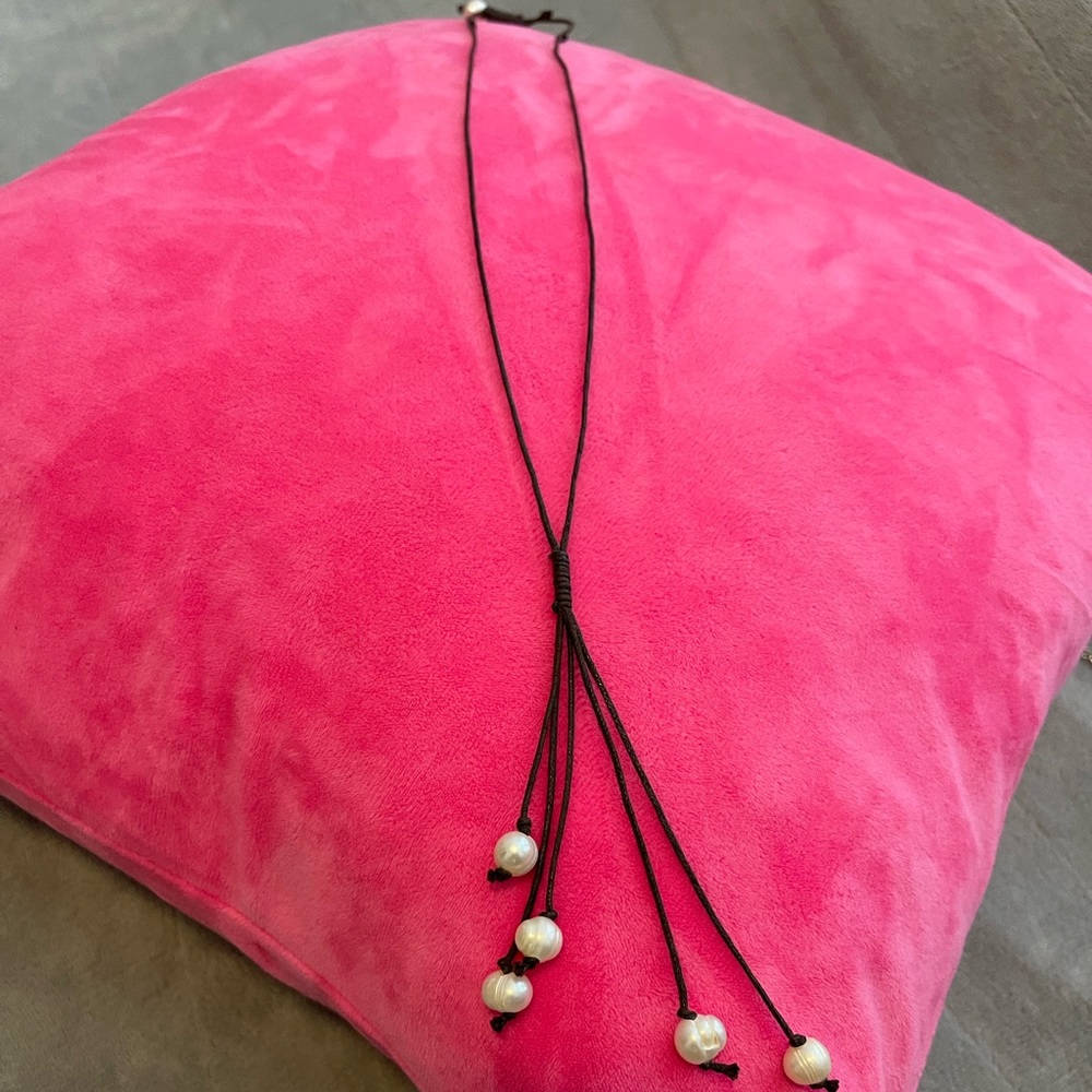 PeArl beaded/Thread cord necklace
